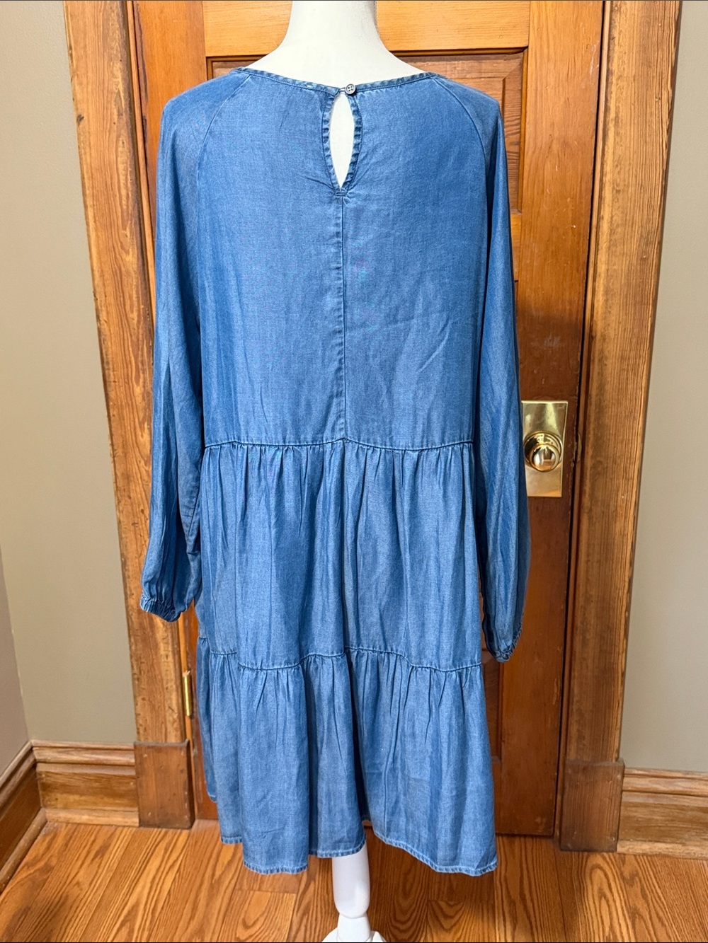 NWT Beach Lunch Lounge Dress Chambray Look and Feel 100% lyocell, Nice and Light - Picture 4 of 7